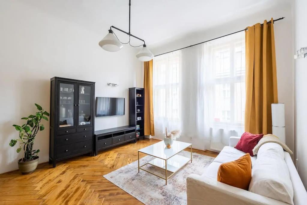 Spacious Apartment With Balcony At Wenceslas Sq Praga Exterior foto